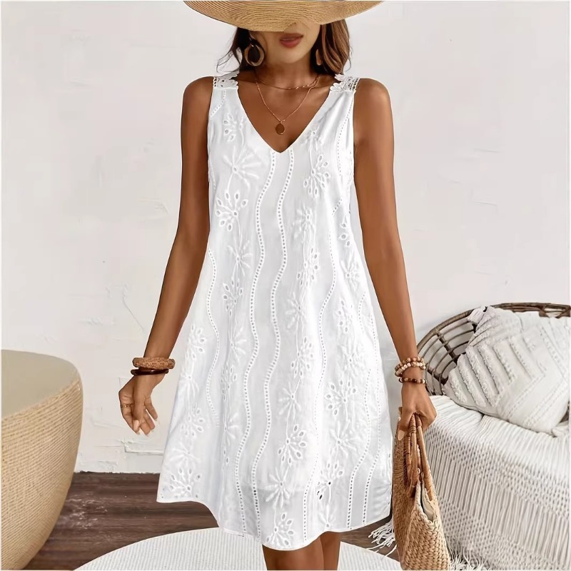 Women's White V Neck Eyelet Em - Embroidery Eyelet recensie en prijs