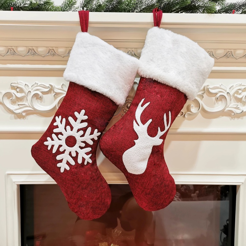 Red Santa Stocking Elk Snowfla - Embroidery Xmas Stocking recensie en prijs