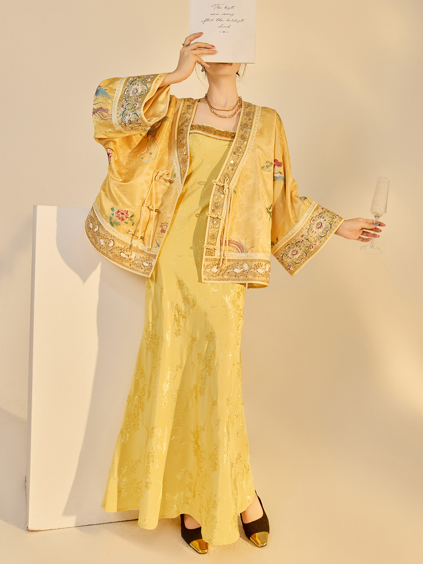 Autumn New Fashion V-neck High - Embroidery Fashion recensie en prijs